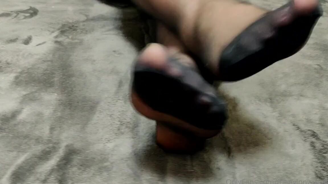 Thenylonwifediaries Nicknamed Thenylonwifediaries Onlyfans A Sensual Tease To Show You How Much I Love Wearing These Pretty Polly Pantyhose Az