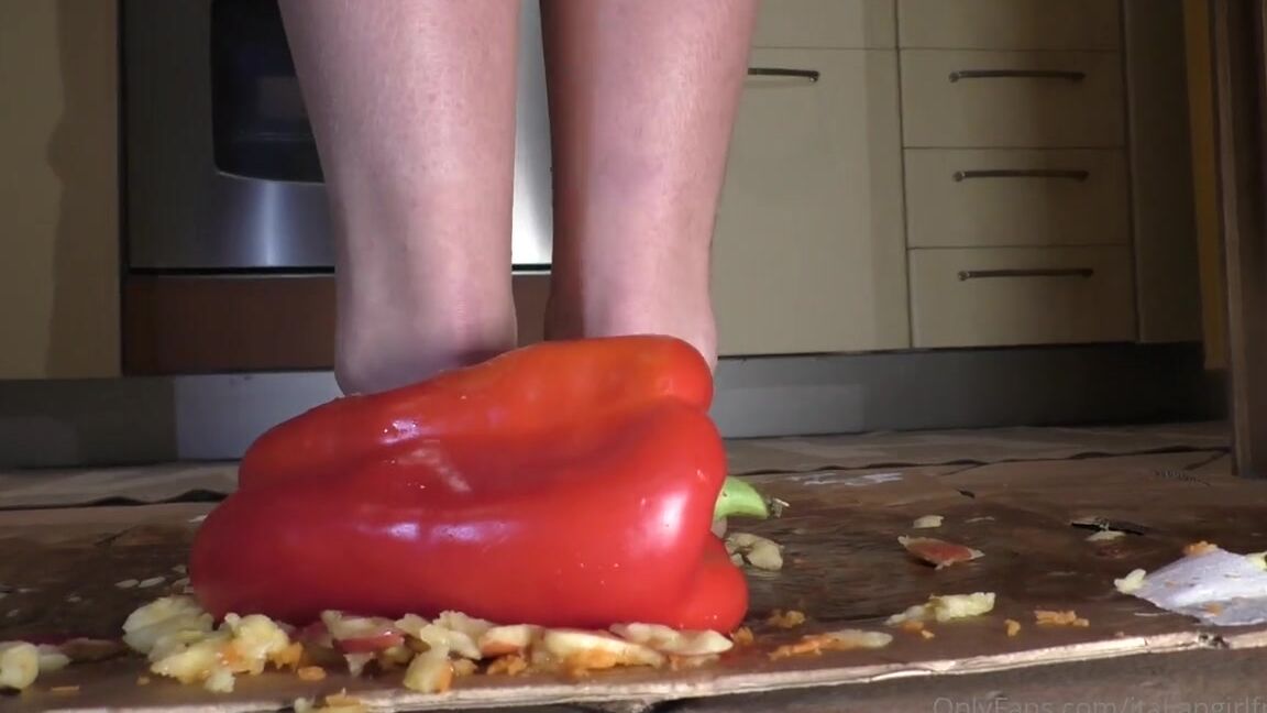 Italian Girlfriend Nicknamed Italiangirlfriend 07 22 2022 Onlyfans Video An Old Crush Session H04W