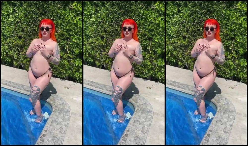 Rubie Hellia Nicknamed Rubiehellia Onlyfans Sharing This Super Dumb Video Of Me Doing A Very Bad Job Throwing Moi Clothes Abk