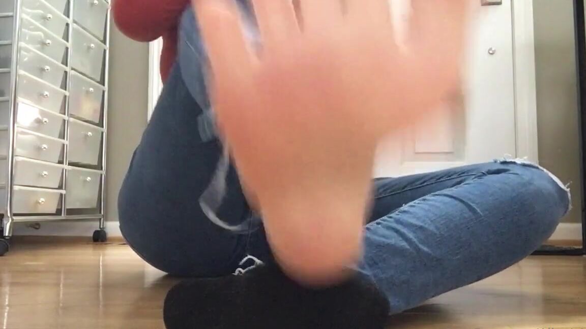 Alice Is More Nicknamed Aliceismore 02 17 2024 Onlyfans Video Black Sock Removal