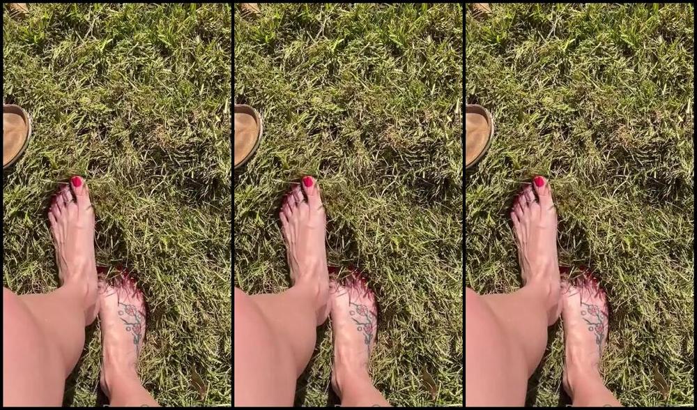Alice Rose Nicknamed Alicerosequeenoftoes 10 07 2022 Onlyfans Video Too Bad I Cant Rub My Feet All Over You Like I Am Rubbing Them All