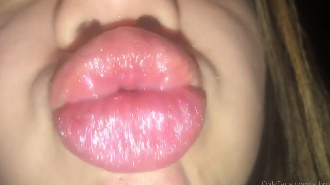 The Lipnotist Nicknamed The Lipnotist 12 29 2020 Onlyfans Video Admire