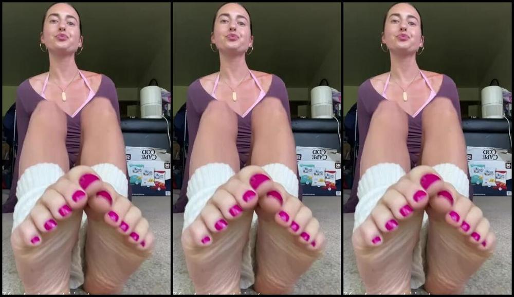 Goddess K Nicknamed Katescutiies 07 11 2025 Onlyfans Video New Pedicure Reveal Put Your Guesses In The Comments