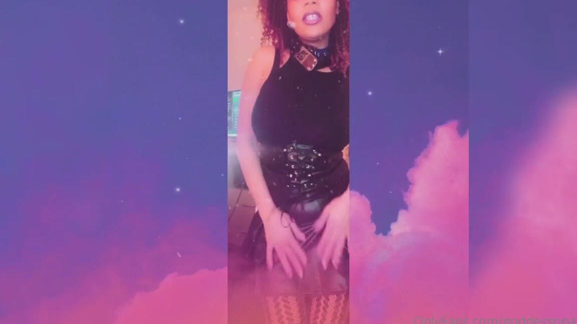 Goddessopalonia Nicknamed Goddessopalonia Onlyfans Robynthicc1012 Is My Puppygirl For The Night But She S A Hard Headed Lil Bitch Stay