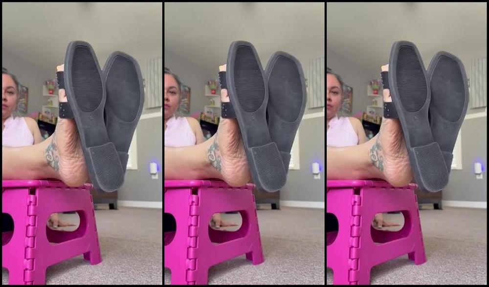 Deedee Nicknamed Deedeericanfeet 05 09 2025 Onlyfans Video As Requested Dangle Soles Countdown Tease In These Sandals