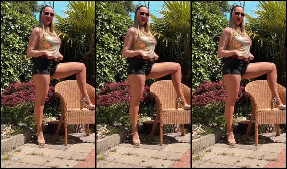 Adara Jones Nicknamed Adarajones Vip 06 13 2025 Onlyfans Video Today Was A Beautiful Day High Temperatures And Bright Sunlight So I Had To Wear My