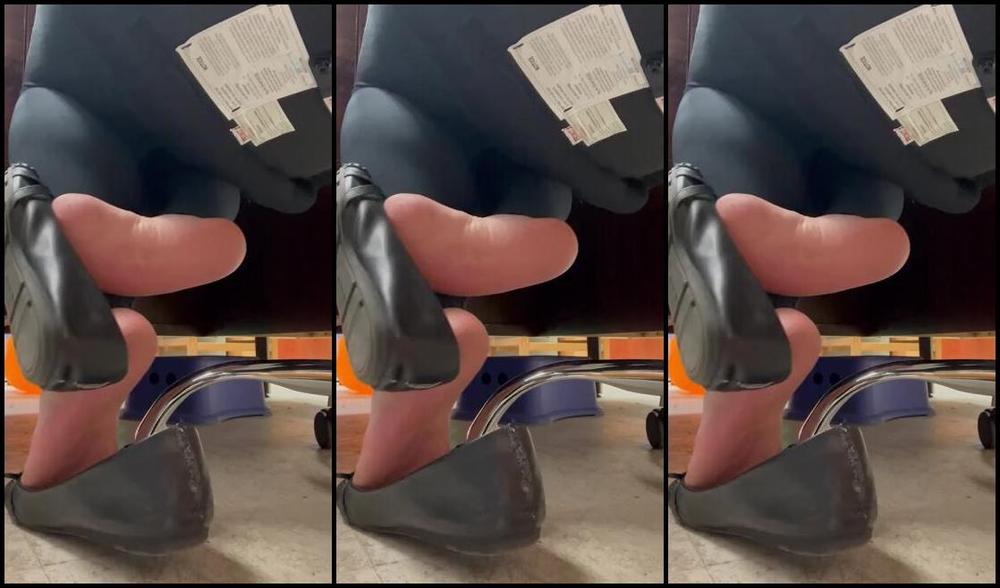 Fattyfeet420 Nicknamed Fattyfeet420 03 08 2024 Onlyfans Video Funky Flats From The Back At Work If Only You Could Feel How Moist They Are