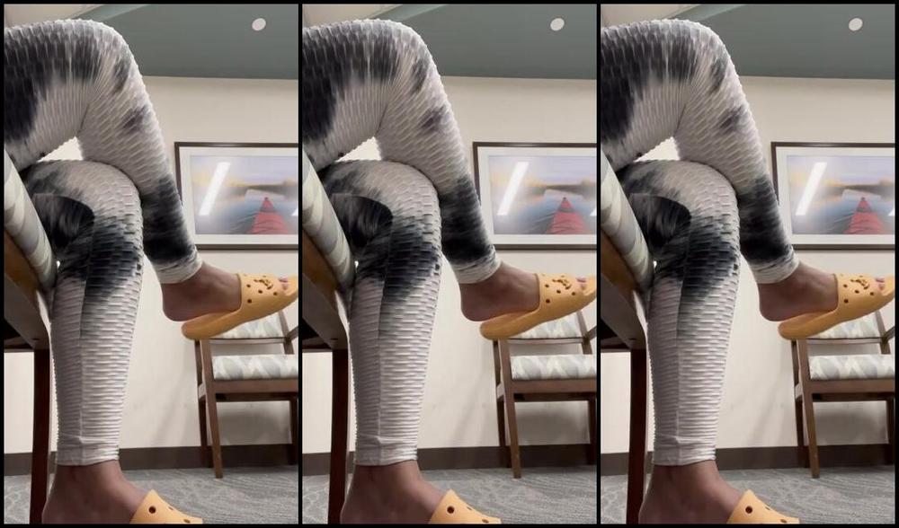 Lovewar Nicknamed Itsnese Foot Fetish 11 18 2021 Onlyfans Video Caught A Guy In The Doctors Office Was Sitting Across From Me Staring At My Feet