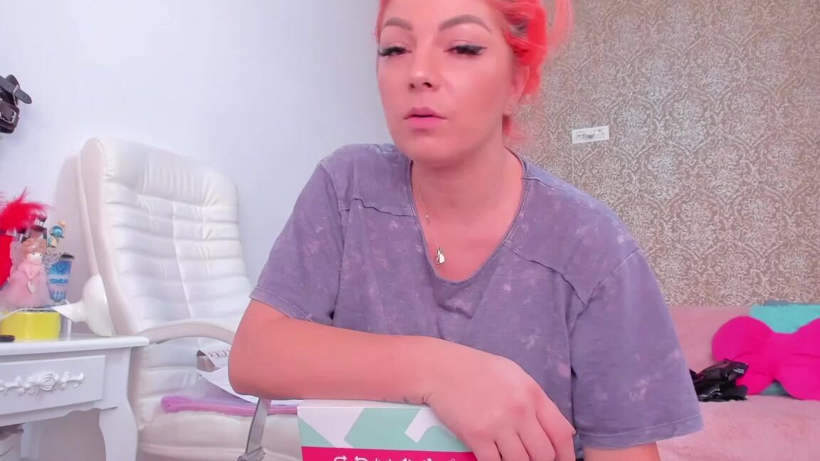 Deea Diamond Nicknamed Deeadiamond Onlyfans My Need Vibrating Machine Onlyfanscomdeeadiamond