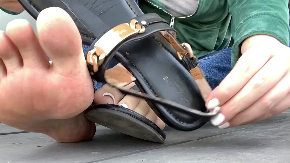 Alice Is More Nicknamed Aliceismore 06 08 2023 Onlyfans Video Showing The Wear On My Sandals