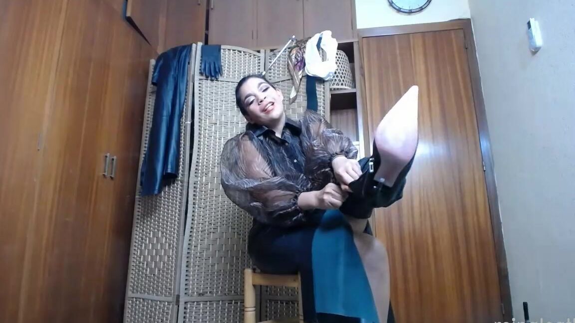 Reina Leather Nicknamed Reinaleather Onlyfans Video 7282