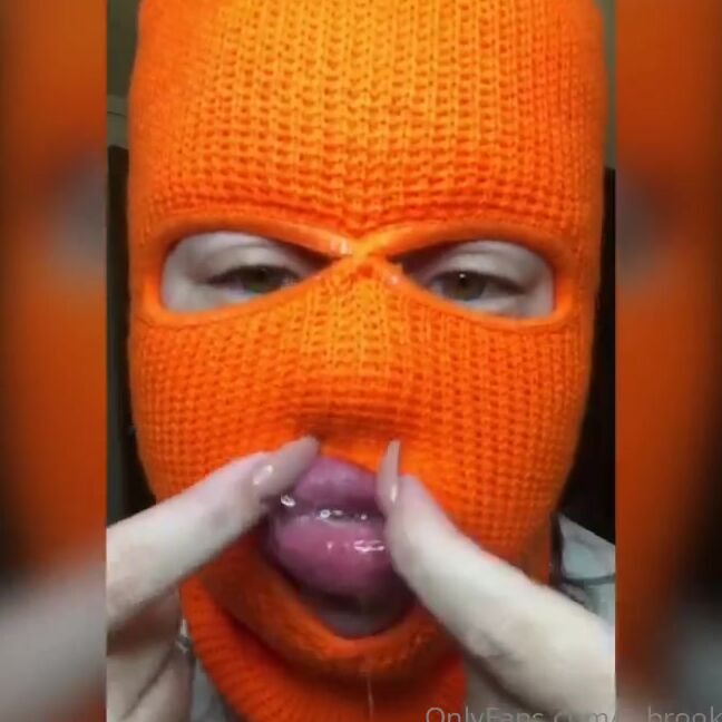 The Lipnotist Nicknamed The Lipnotist 08 26 2021 Onlyfans Video Playin Around