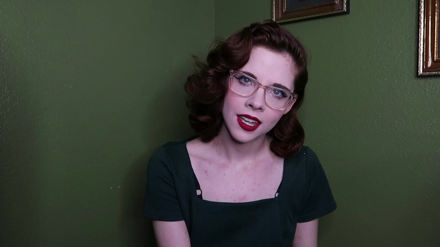 "DandyinDistress" free, talking, unboxing Unboxing the MultiTool From Safe Words manyvids