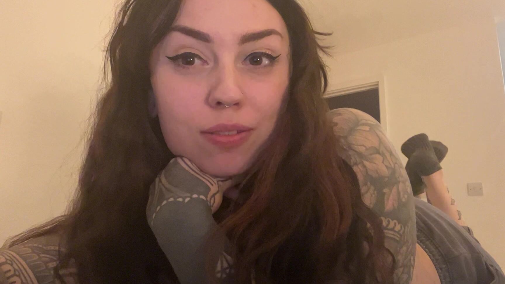 "MissValentina" femdom, femdompov, fetish, yawning Can t Stop Yawning manyvids