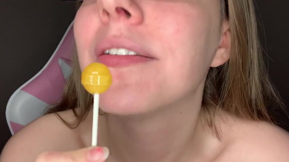 Jennaize Nicknamed Jennaize Onlyfans Lollipop Licks And A Count Down From 25
