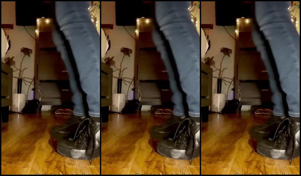 Koi Sols Nicknamed Koi Sols 03 16 2021 Onlyfans Video Debated Wether Or Not To Do A Normal Sweaty Sock Strip For Insta Or Make A