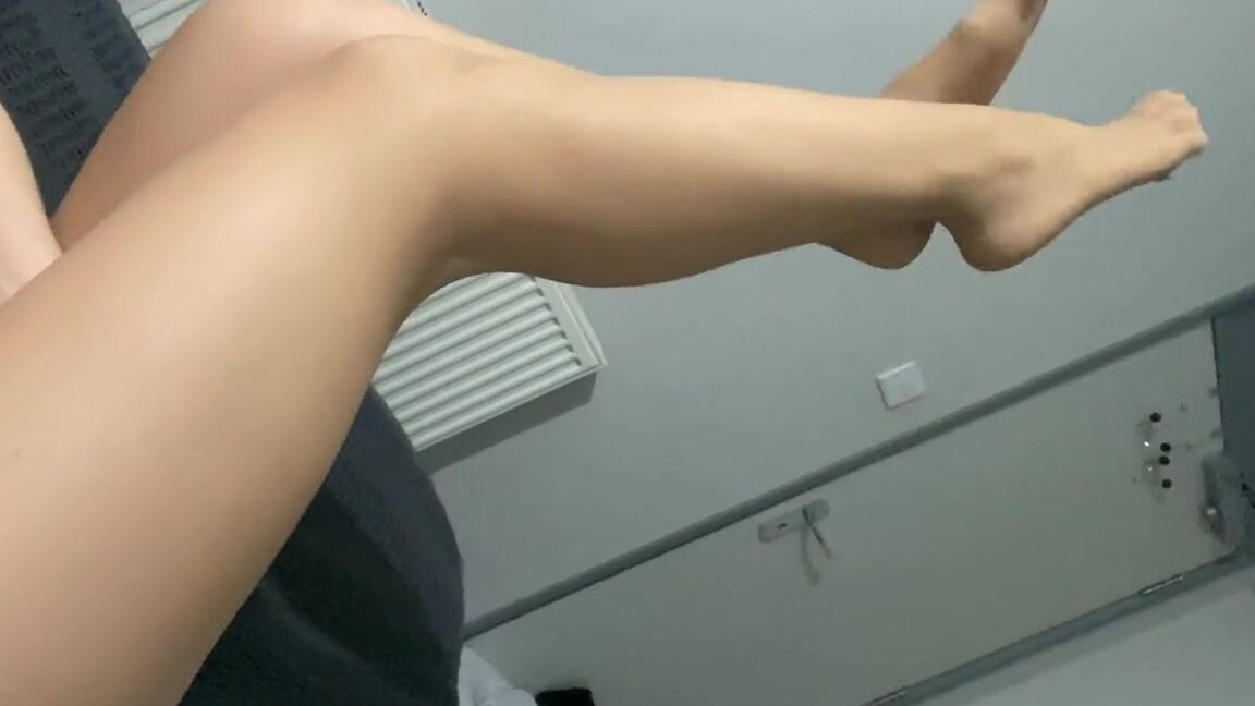 Naughty Nylons Nicknamed Naughtynylons Onlyfans I Got My Nylons On Wrong And I Forgot To Put My Panties On When Rushing