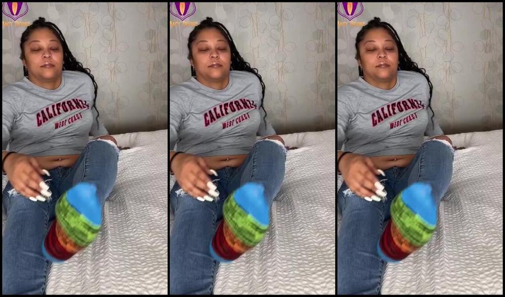 Macy Divine Nicknamed Macydivine 06 26 2024 Onlyfans Video Ive Been Walking In These Socks All Day