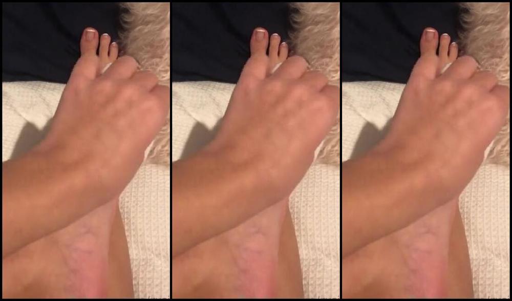 Rosie Nicknamed Rxsie 01 20 2021 Onlyfans Video Cute Little Evening Sock Removal