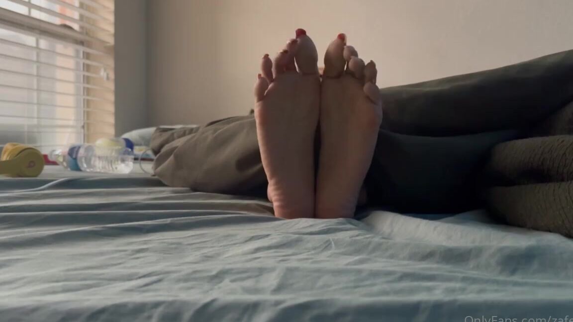 Zafeet Nicknamed Zafeetllc 04 02 2025 Onlyfans Video Soft Bed Feet