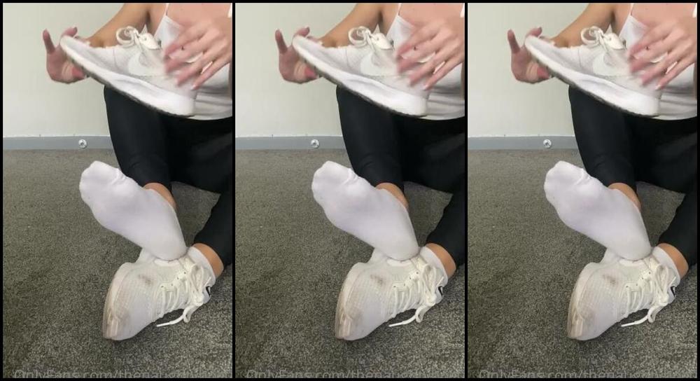 Naughty Nylons Nicknamed Naughtynylons Onlyfans Fresh From The Gym Sweaty Socks And And Sweaty Nylons Your In For A Treat