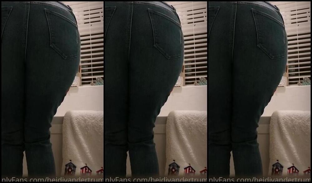 Heidi Foxx Nicknamed Heidivandertrump Onlyfans I See You Lurking Outside The Bathroom Door Whilst Im Unaware Hoping To Catch A Sniff