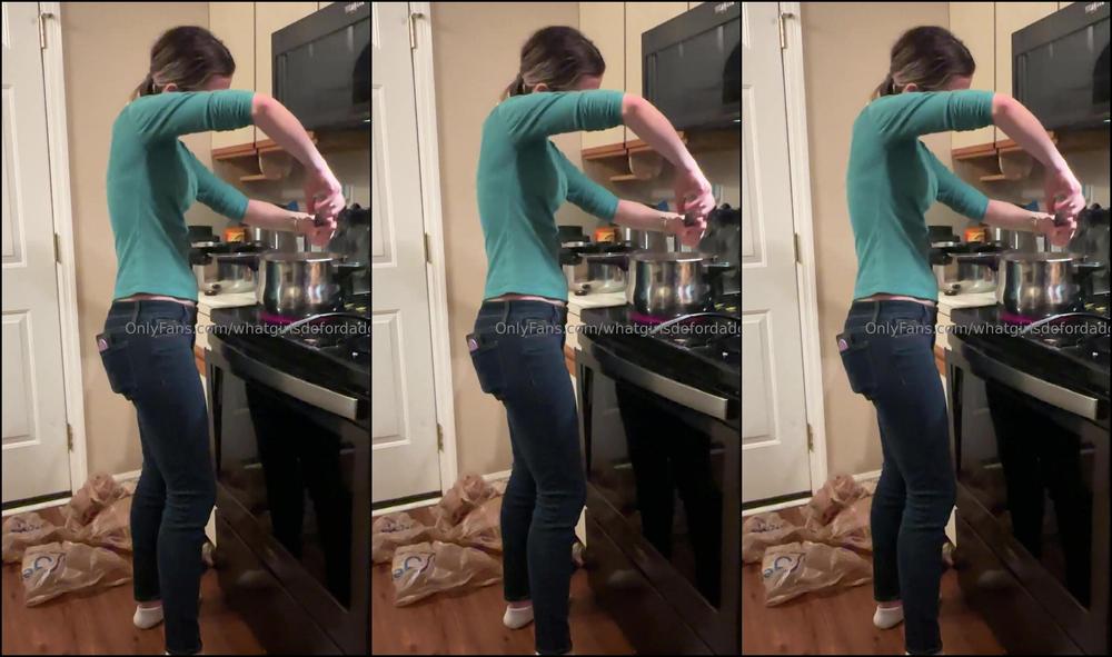 Whatgirlsdofordaddy Behind Scenes Cooking With Girl