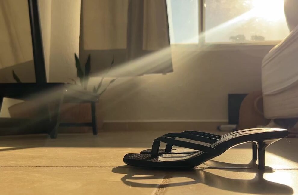 Little Mermaid Nicknamed Littlemermaidfeets 11 24 2023 Onlyfans Video I Feel That Mornings Shoots Makes My Feet Look Celestial That Hair Was Bothering Me