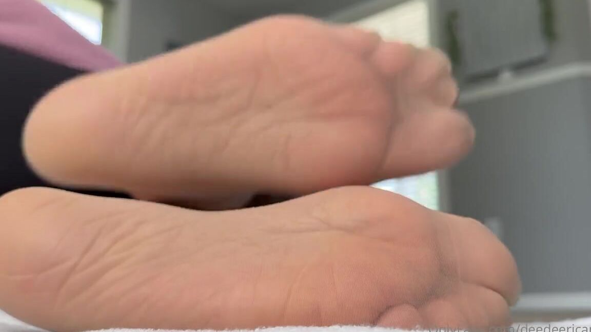 Deedee Nicknamed Deedeericanfeet 06 17 2025 Onlyfans Video As Requested Oily Nylons Tease