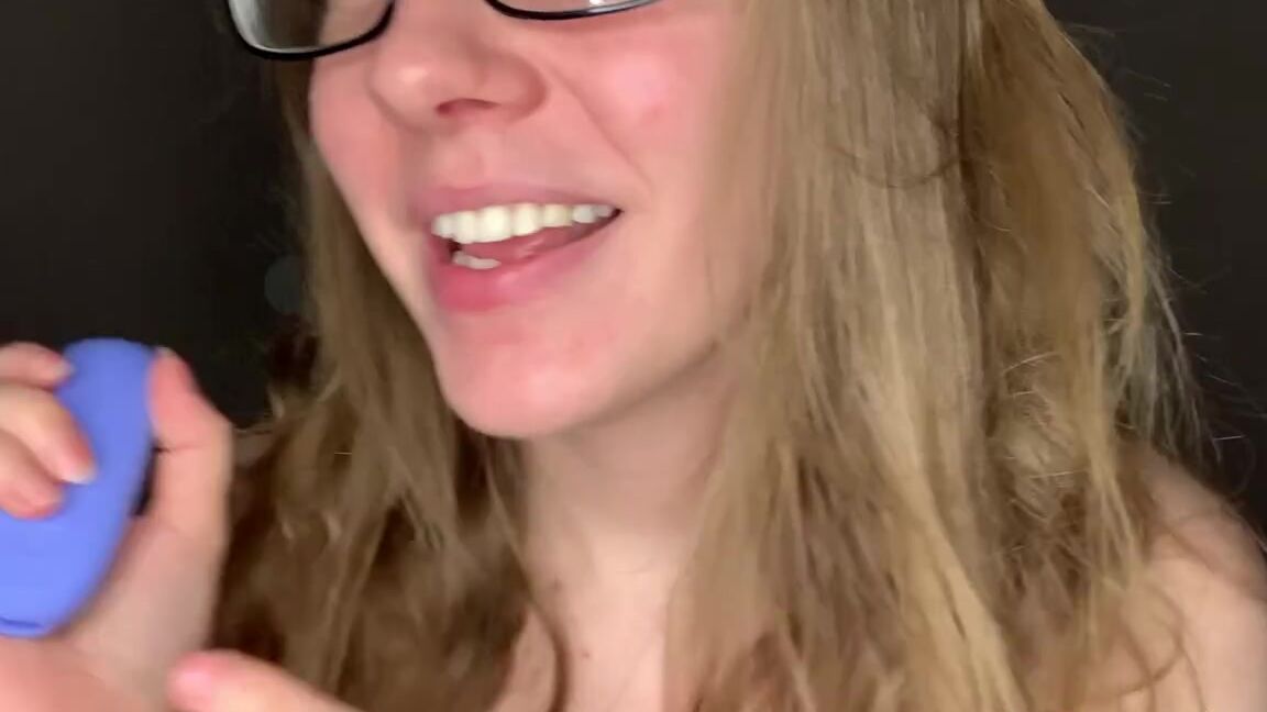 Jennaize Nicknamed Jennaize Onlyfans Another Toy But This One Was Sent By One Of My Subscribers Thank You Again