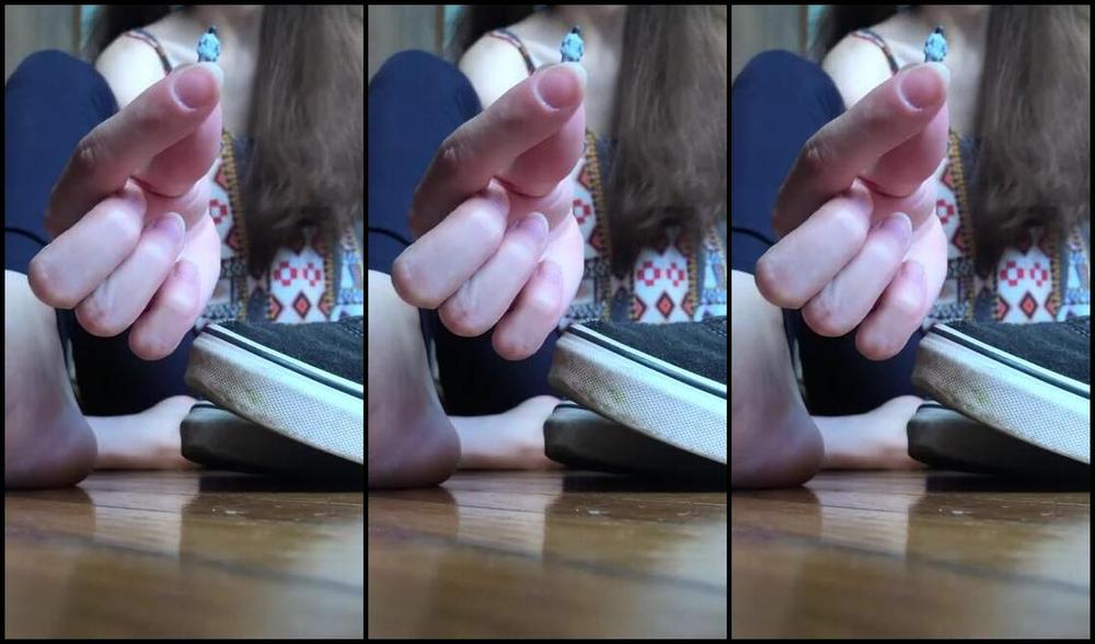 Giantess Elixs Nicknamed Giantesselixs 07 11 2022 Onlyfans Video The Sock Is So Thigh And Smelly I Doubt He Will Make It