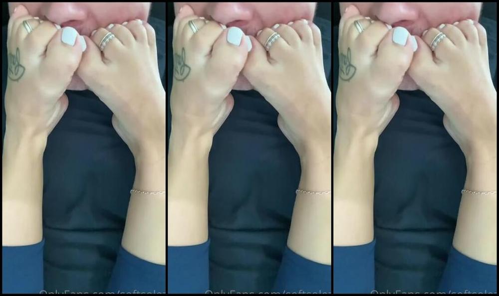Softsoles Nicknamed Softsolezz Onlyfans Who S Next To Suck On My Soft Freshly Pedicured Toes