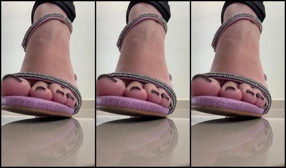 Luna Cherry Nicknamed Lunacherry7 09 27 2024 Onlyfans Video Very Tight Leggings That You Can See All Of Your Panties Heels And Lots Of