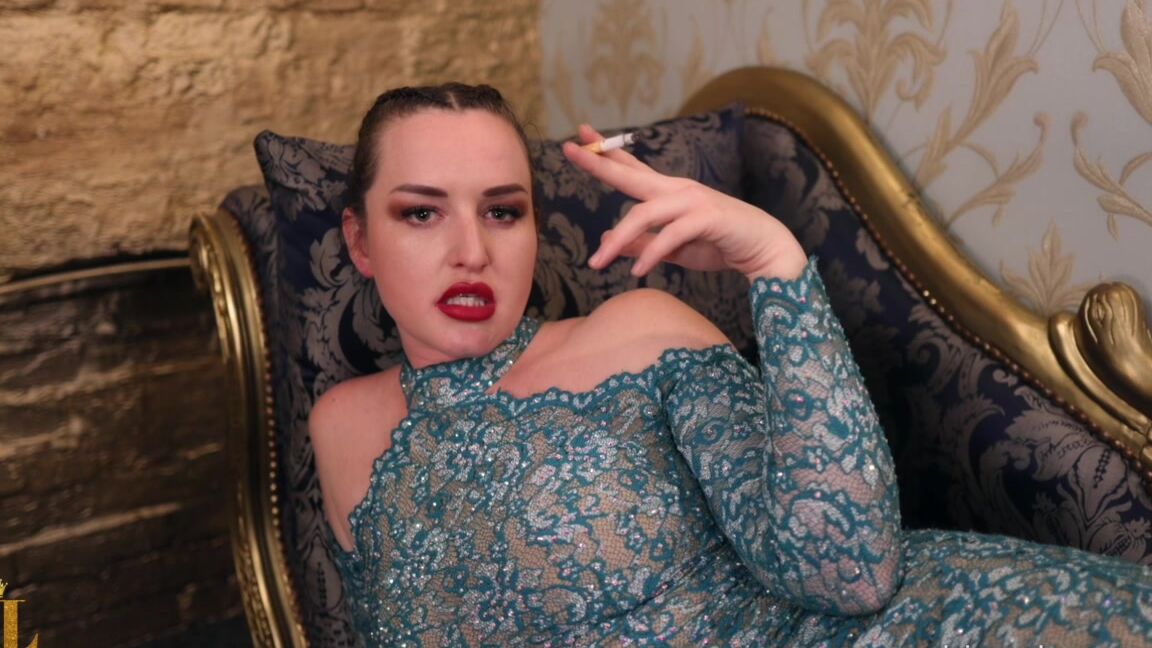 Vivienne Lamour Smoke And Stroke With Goddess Manyvids