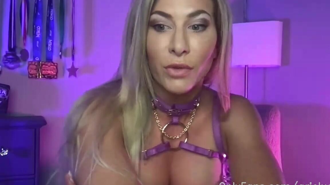 Arielxoxo Nicknamed Arielxoxo Onlyfans Stream Started At 08012022 0628 O