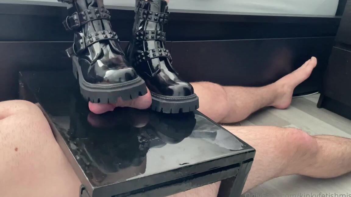 Kinky Fetish Mistress Nicknamed Kinkyfetishmistress 04 13 2023 Onlyfans Video Im Going To Crush And Ruin It So Much With My Goth Boots