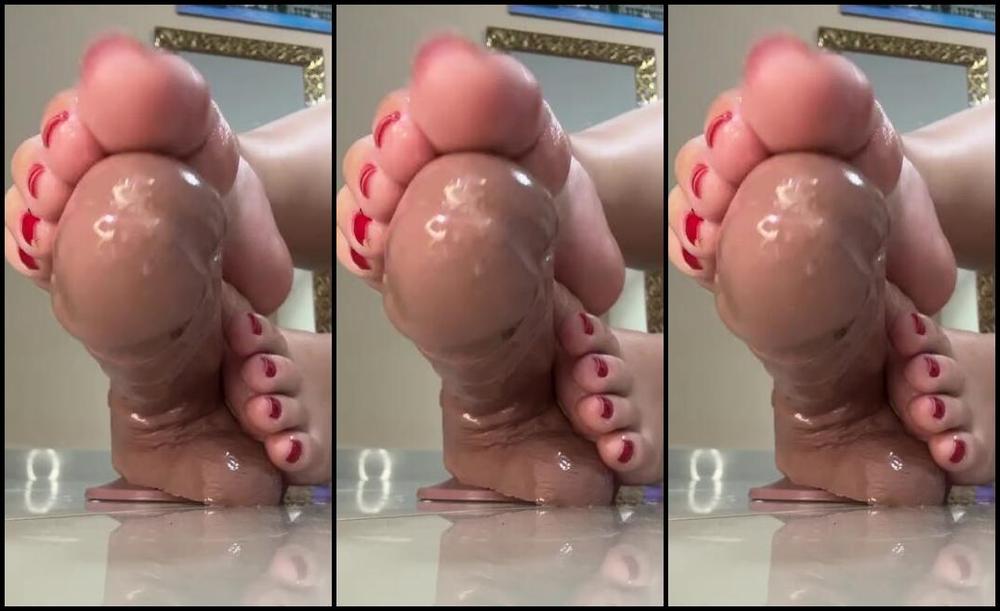 Luna Cherry Nicknamed Lunacherry7 09 04 2024 Onlyfans Video Bbc Footjob Bigger Than My Feet