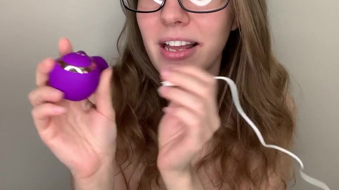 Jennaize Nicknamed Jennaize Onlyfans Guess What I Got Another New Toy