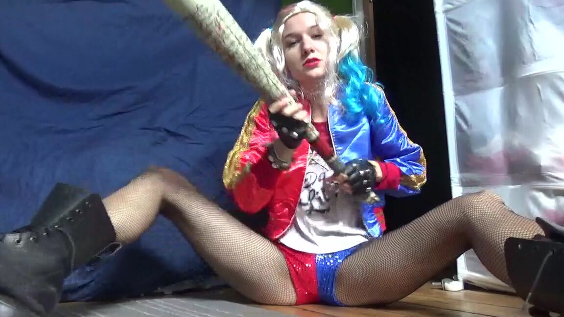 "Goddess Vanessa" cosplay, executrix, femdom pov, supervillain, boots Playful murderer Harley Quinn manyvids