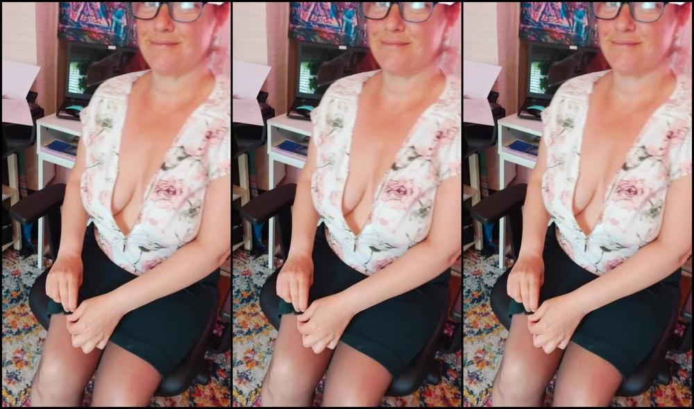 Krystal Soles Nicknamed Krystalsoles1 06 13 2023 Onlyfans Video This Blouse Is So Nice On My Nipples Two Vid Takes