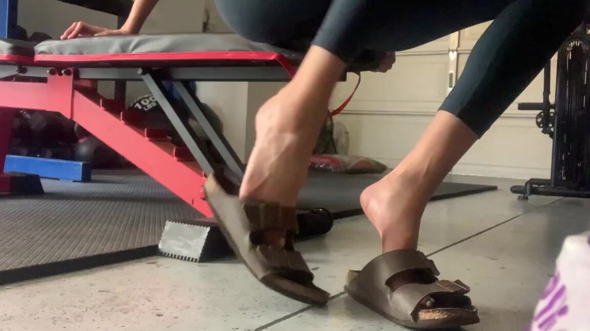 Gia Hottest Nicknamed Giaglows Onlyfans 04 17 2023 Birky Play In Between Sets During My Sweaty Lifting Sesh