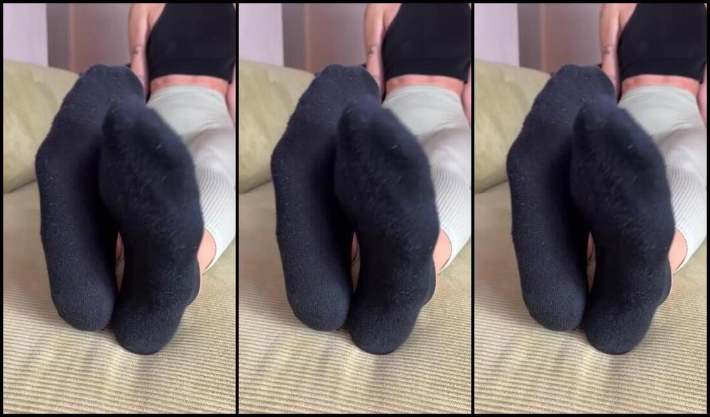 Maxi Rose Nicknamed Cutestickyfeet 12 11 2024 Onlyfans Video Sweaty Socks And Soles Joi You Have Been A Good Footboy Lately So I Reward