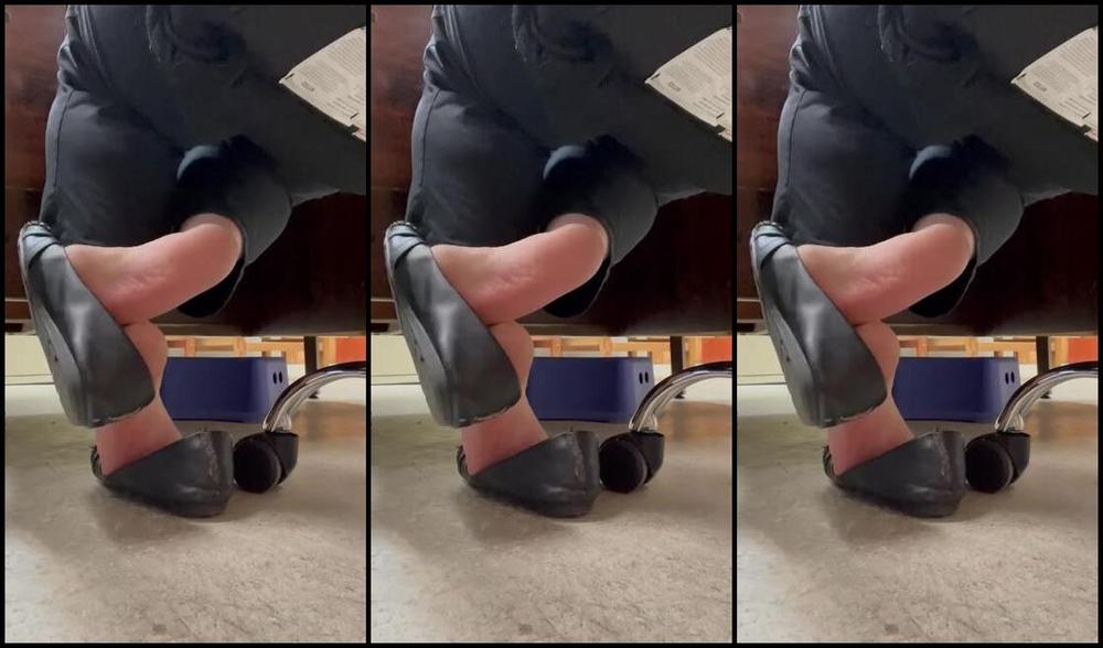 Fattyfeet420 Nicknamed Fattyfeet420 01 12 2024 Onlyfans Video Funky Flats From The Back And Standing And And Popping And And And