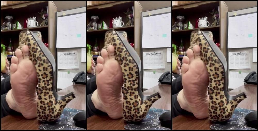 Fattyfeet420 Nicknamed Fattyfeet420 02 17 2024 Onlyfans Video Im Eating My Lunch While You Should Be Munching On My Meaty Feet