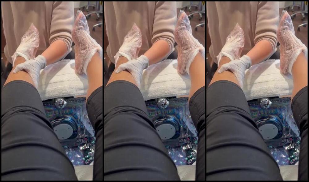 Goddess Smokey Nicknamed Goddesssmokeyyy Onlyfans Love Getting My Feet Rubbed