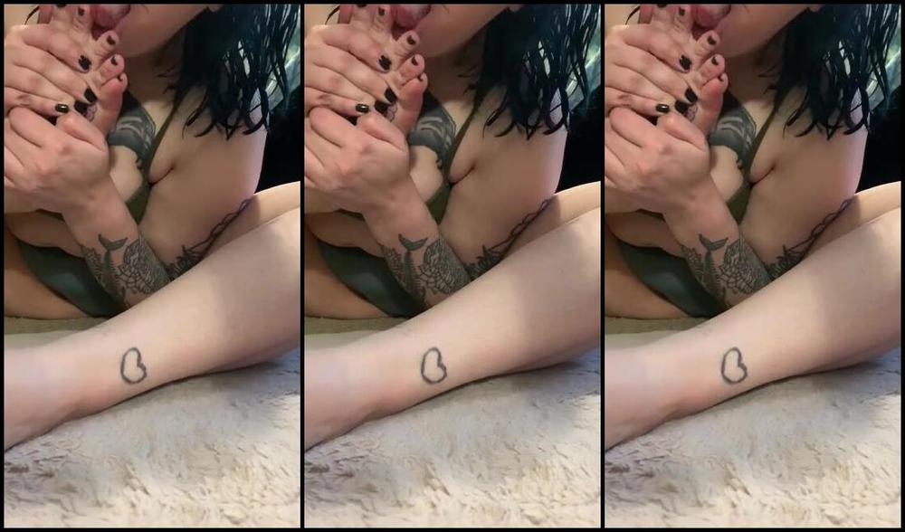 Marci Toes Nicknamed Marcitoes23 10 15 2024 Onlyfans Video Sloppy Self Worship For Dinner Tonight