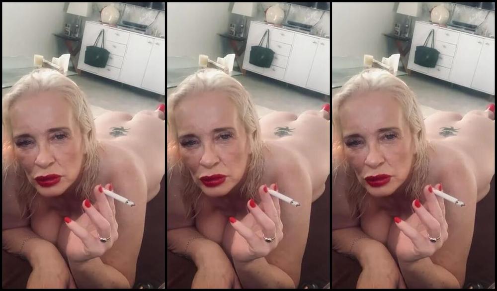 Torryy Nicknamed Torryy Onlyfans Smoking In My Birthday Suit 1