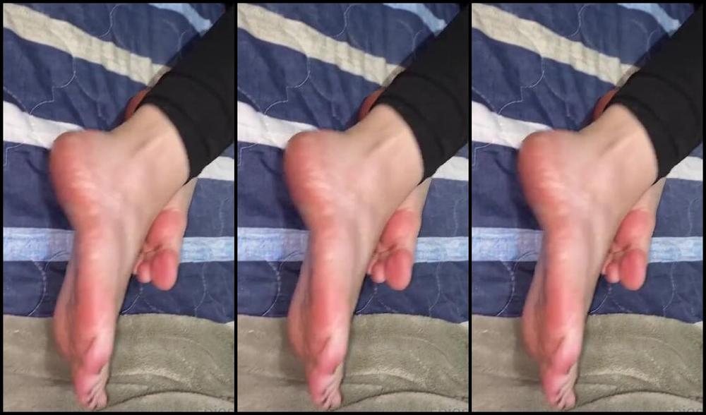 Mes Petits Pieds Nicknamed Mpetitspieds Onlyfans 06 24 2022 Wishing You All A Lazy Weekend