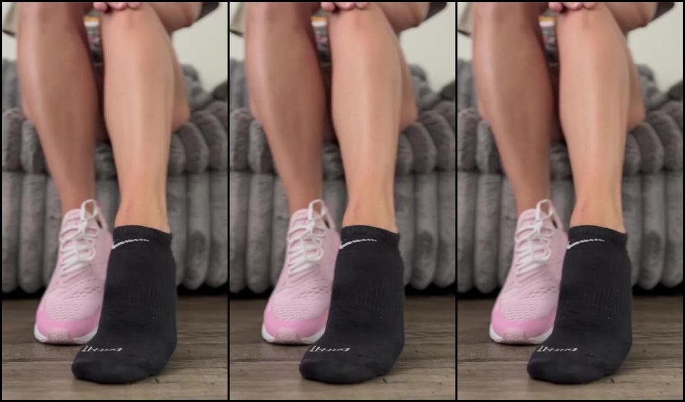 Thehappy Soles Nicknamed Thehappy Soles 07 17 2025 Onlyfans Video Been Waiting So Long To Get Home To My Little Foot Boy Shoving These Socks Down 1080P