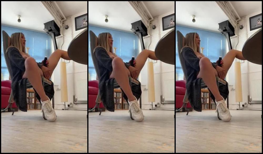 Peachy Samantha Nicknamed Peachysamantha Onlyfans Little Behind The Scenes This Set Is Sooooo Hot